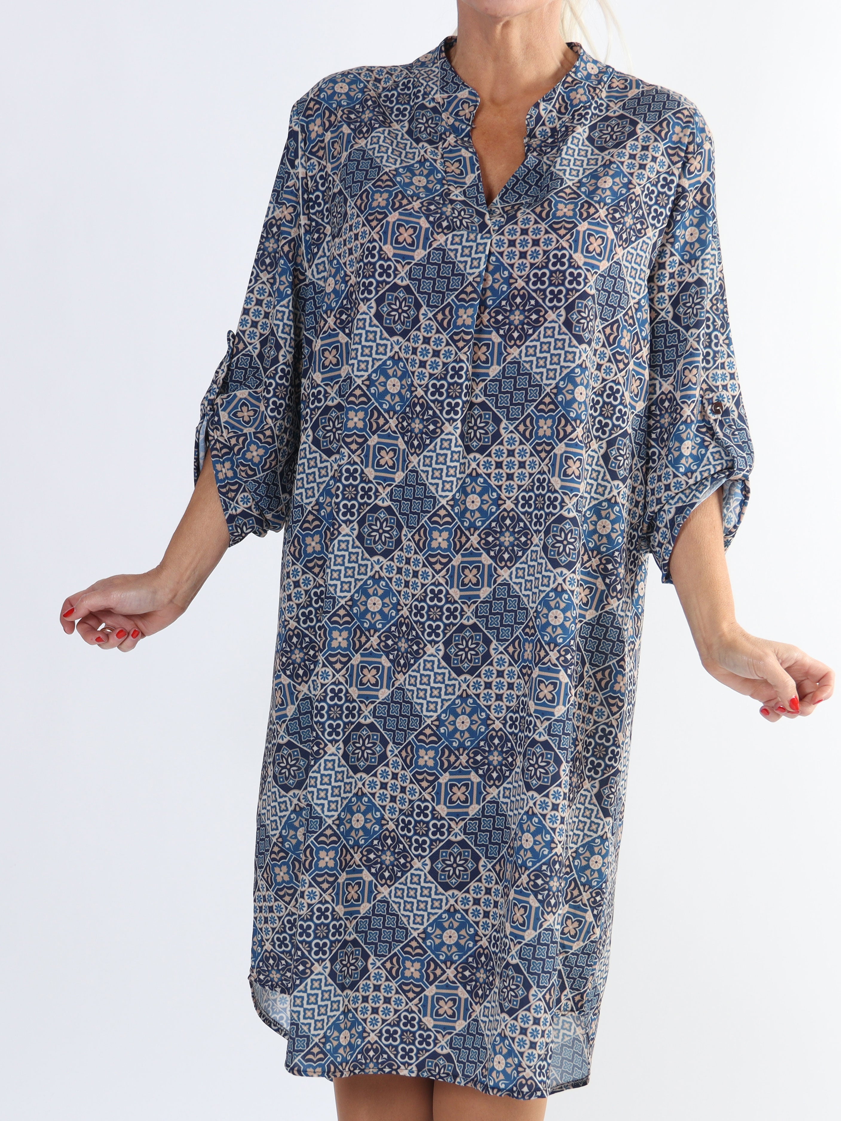 Vanesa Mosaic Long - Mönstrad plus size klänning